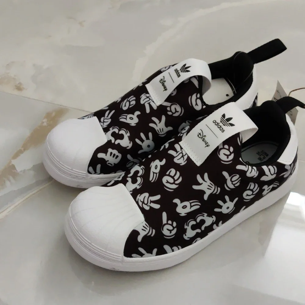 Adidas so cute Mickey mouse sneakers - Picture 4 of 6